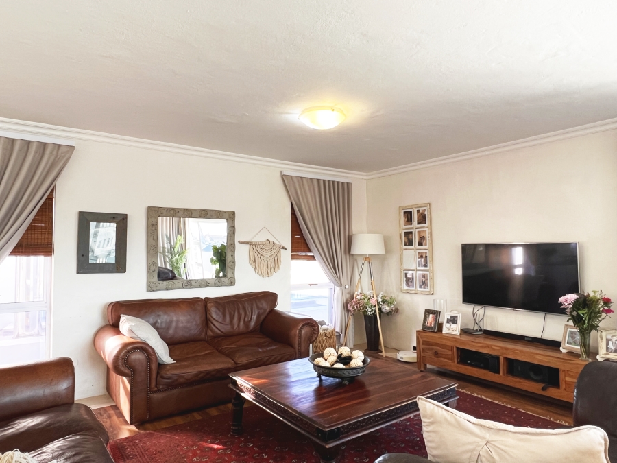 4 Bedroom Property for Sale in Calypso Beach Western Cape